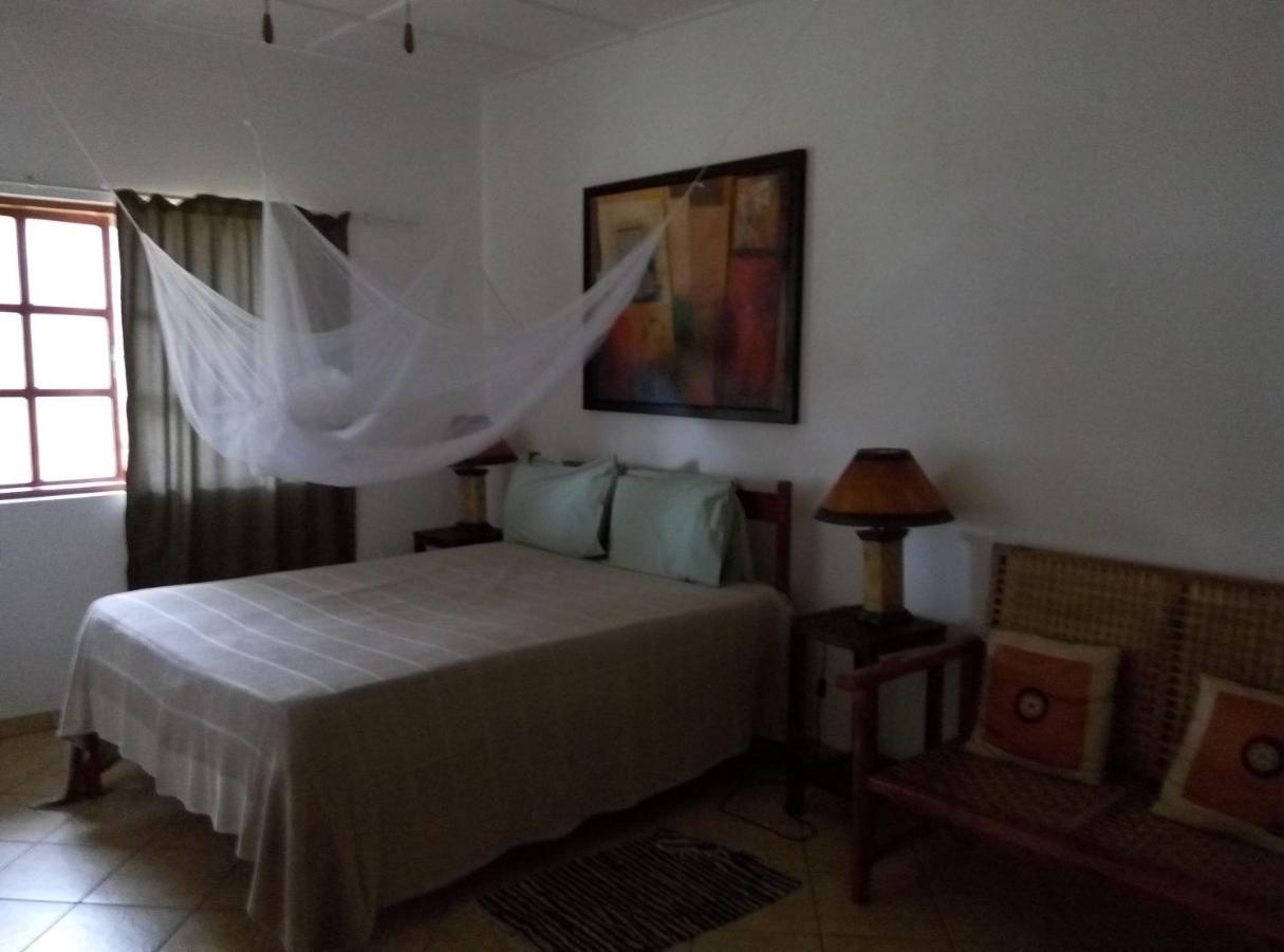 Blue Moon Beach Holiday Resort 伊尼扬巴内 外观 照片