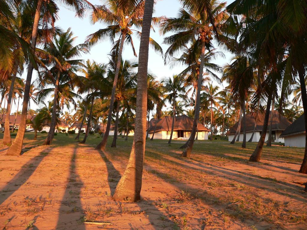 Blue Moon Beach Holiday Resort 伊尼扬巴内 客房 照片