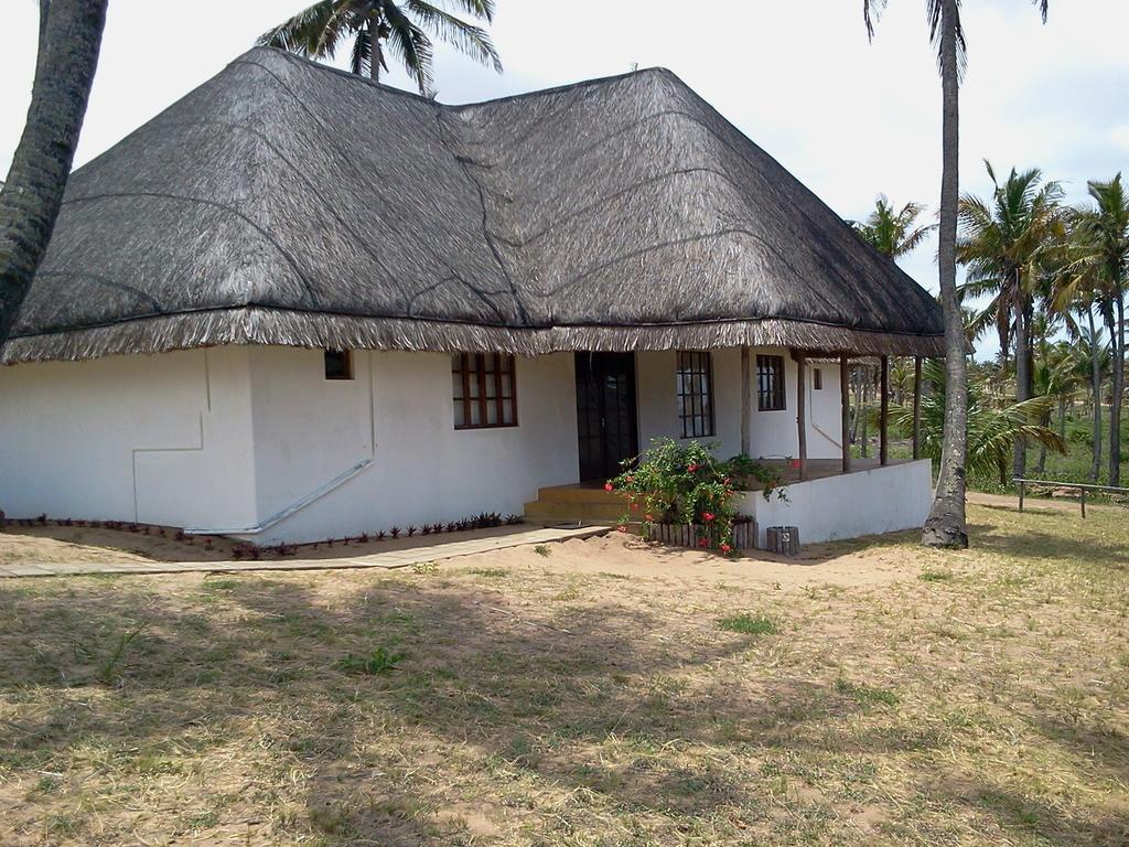 Blue Moon Beach Holiday Resort 伊尼扬巴内 客房 照片
