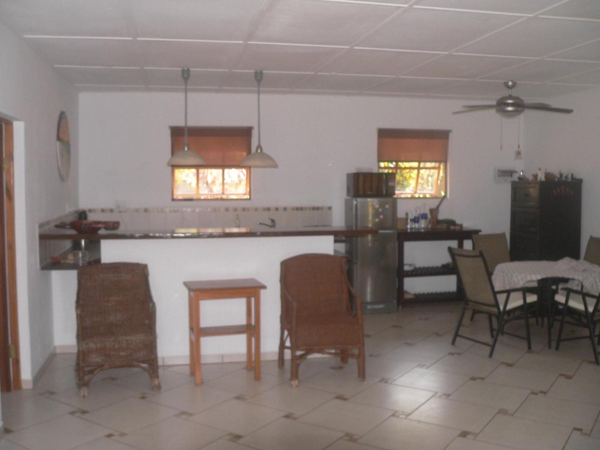 Blue Moon Beach Holiday Resort 伊尼扬巴内 客房 照片